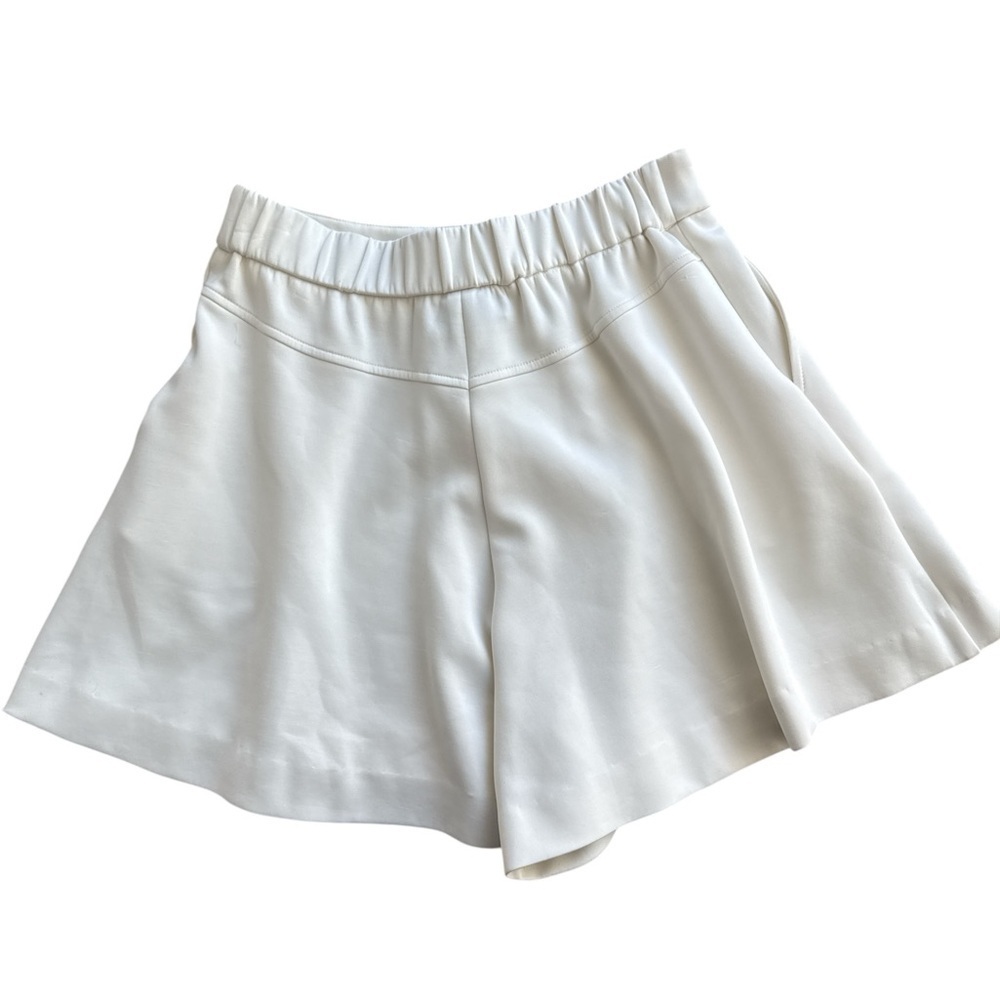 Vici Women's White Shorts Super Soft - Picture 4 of 5